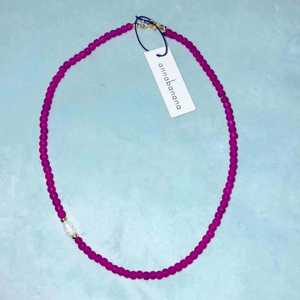 New Handmade Collection 2023
Natural fuchsia stones/white pearl/gold tone detail